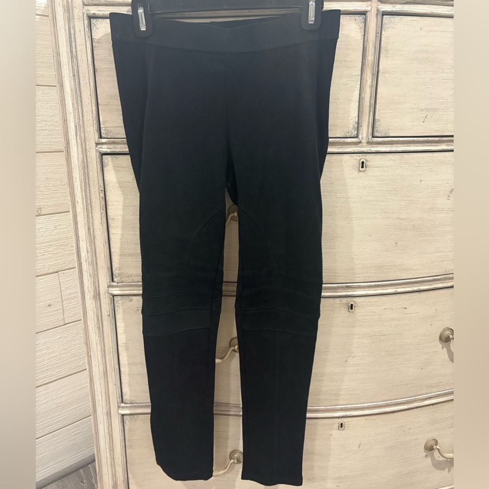 Olivaceous Black Textured Fabric leggings